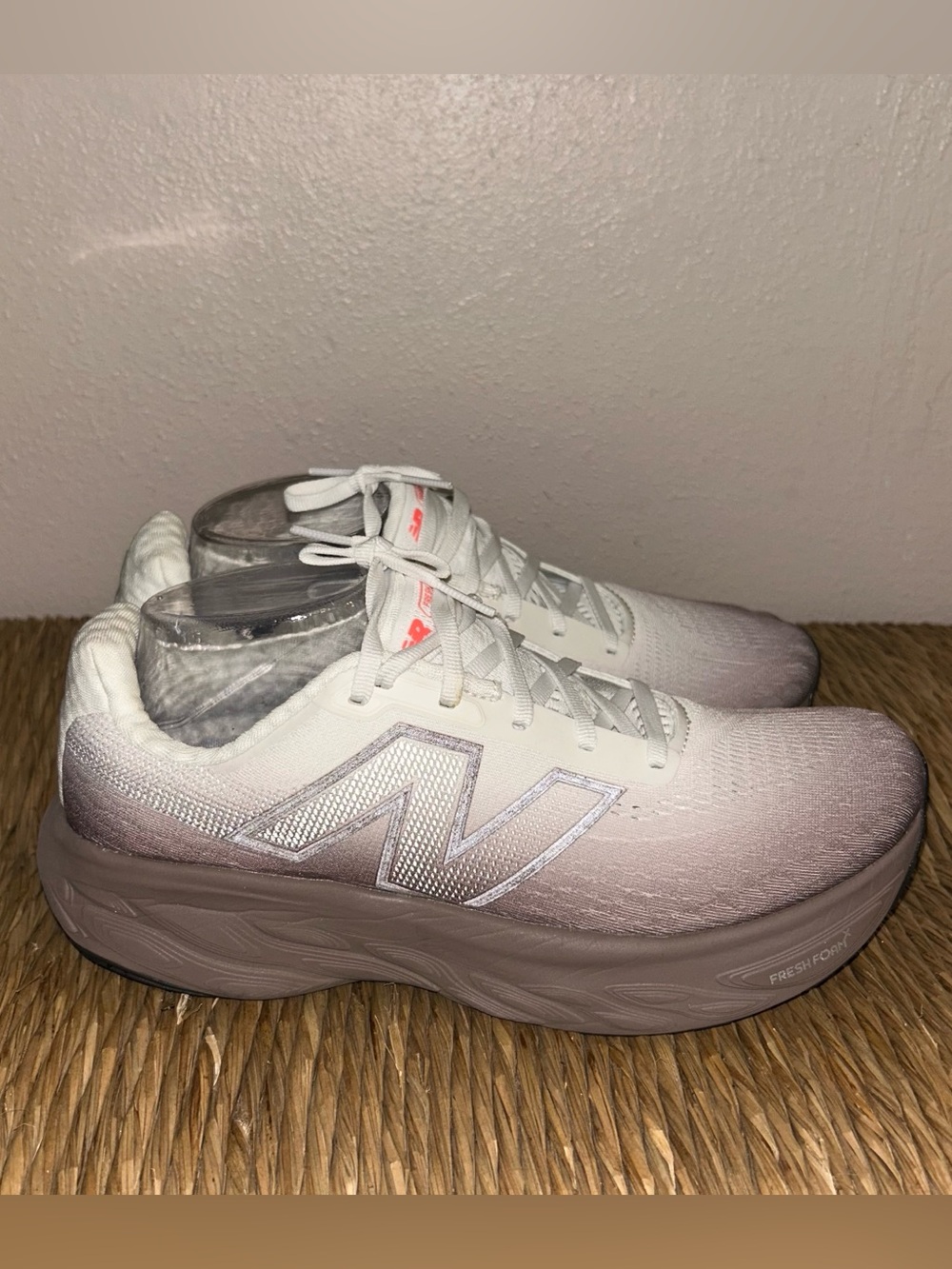 New Balance Fresh Foam 1080 Women’s 10 White Gray Chunky Running Sneakers